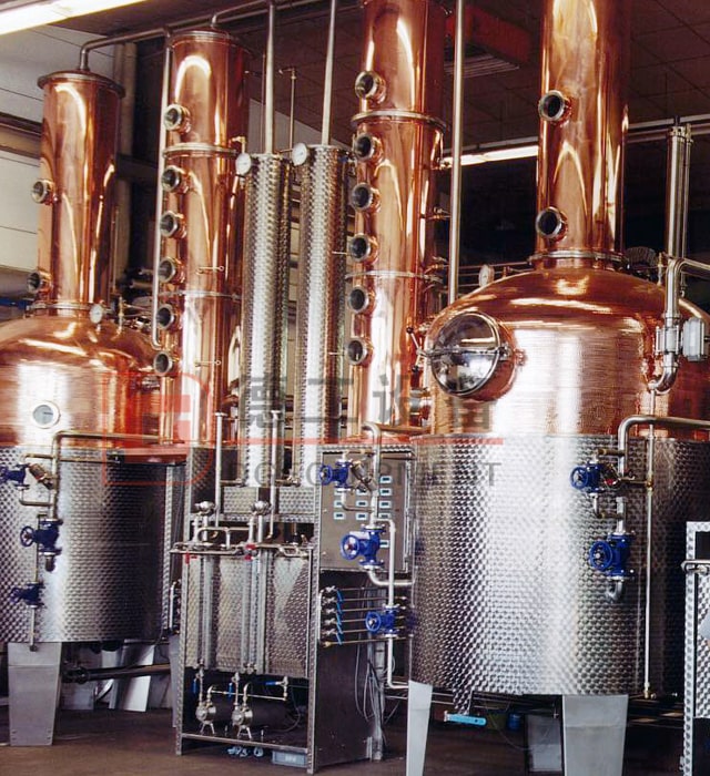 Attrezzatura di distillazione da 200L 500L per distillatore artigianale in rame Vodka Rum in vendita