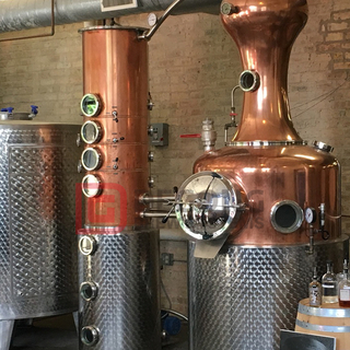 Distillatore industriale a colonna di rame con sistema completo di apparecchiature per la distillazione della vodka da 500 litri