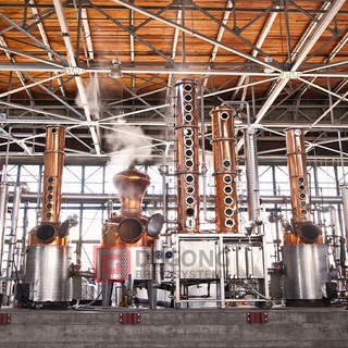 DEGONG 500L Sistema completo di apparecchiature per distillazione a colonna di vodka in rame in vendita