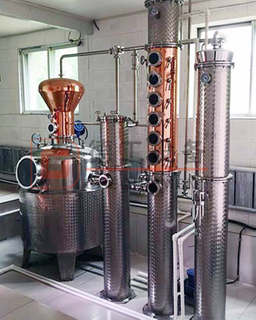 Alambicco in rame da 300 litri per brandy gin e vodka personalizzati in vendita