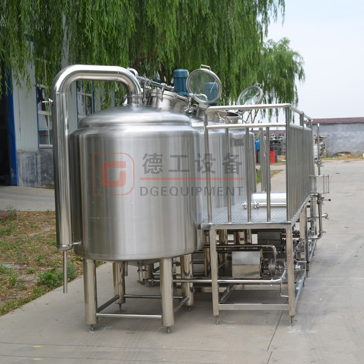 Il sistema di birreria da 600 litri utilizzava un bollitore per birra con 2 serbatoi di birra e un serbatoio di fermentazione della birra in acciaio inossidabile