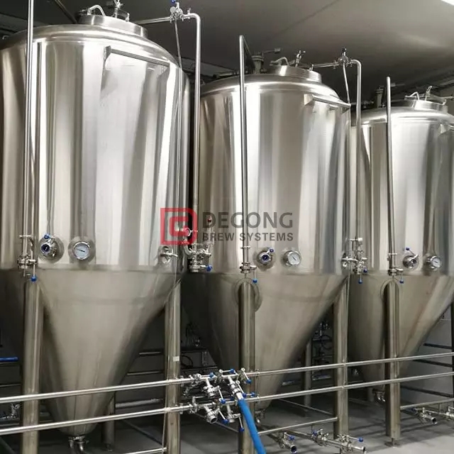 Sistema di fermentazione Fermentatori a vapore o elettrici da 7bbl con camicia e doppia parete in vendita