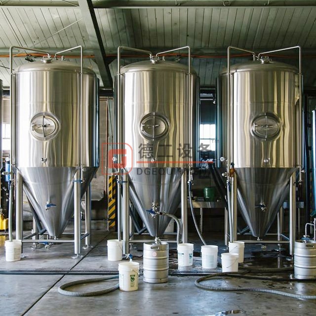Serbatoio di fermentazione in acciaio inossidabile con fermentatori conici Unitank con camicia di raffreddamento 10HL-50HL